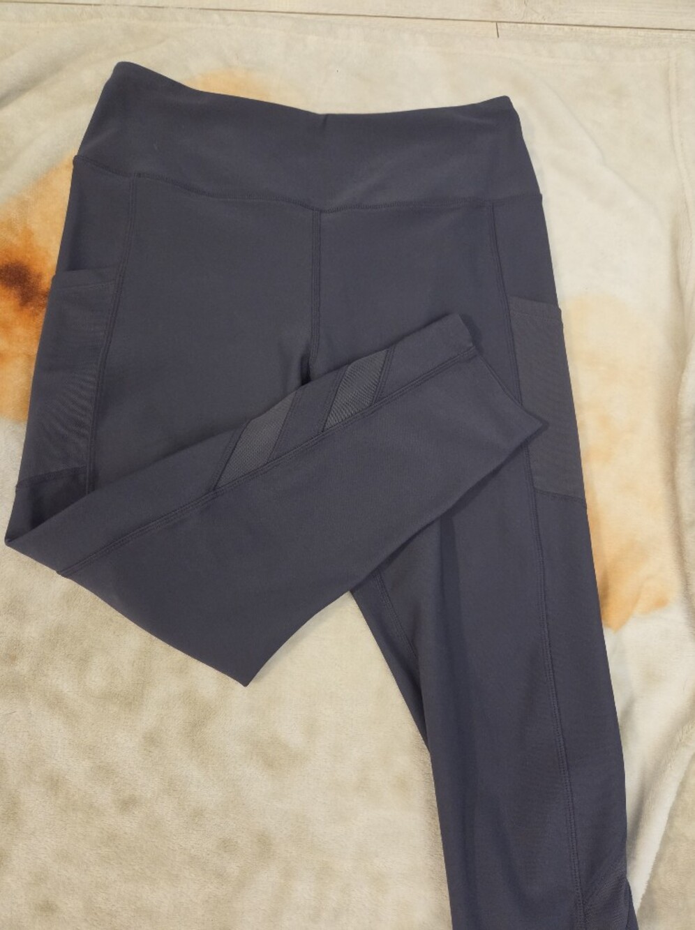 Mondetta Charcoal Grey Athletic Leggings with Side Pockets